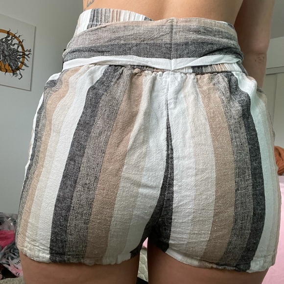 Women’s canvas shorts! - Picture 5 of 5